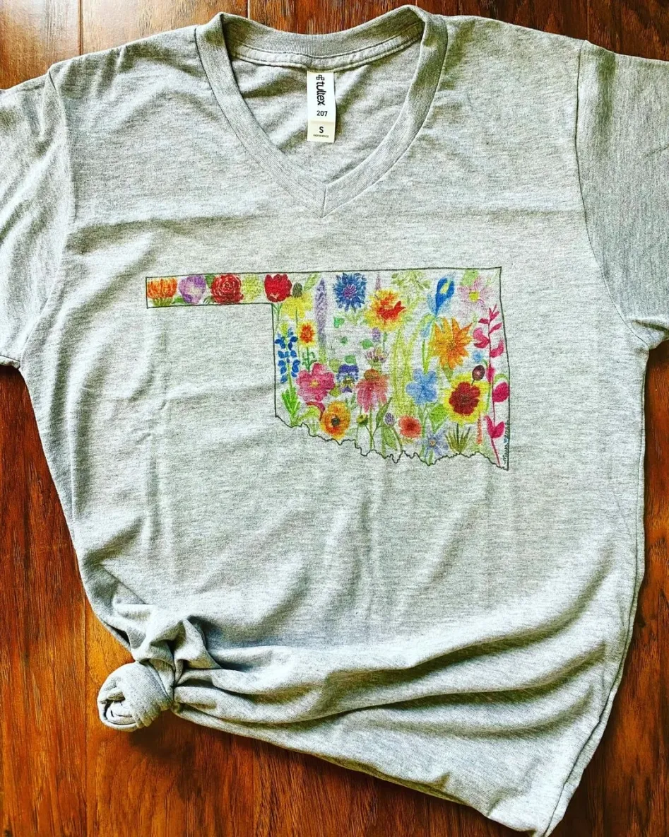 Gray t-shirt with floral Oklahoma design